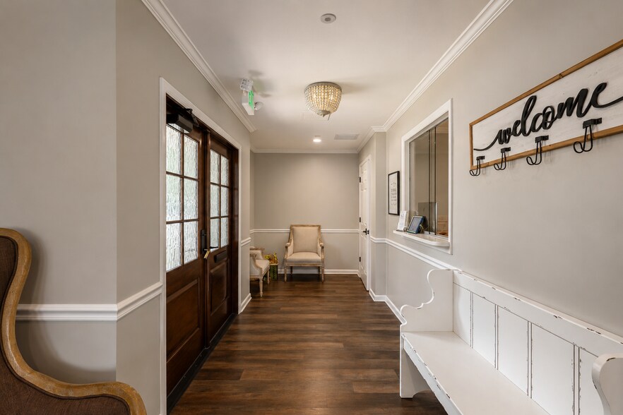 More Photos Of 310 Eisenhower Dr, Savannah Medical For Lease