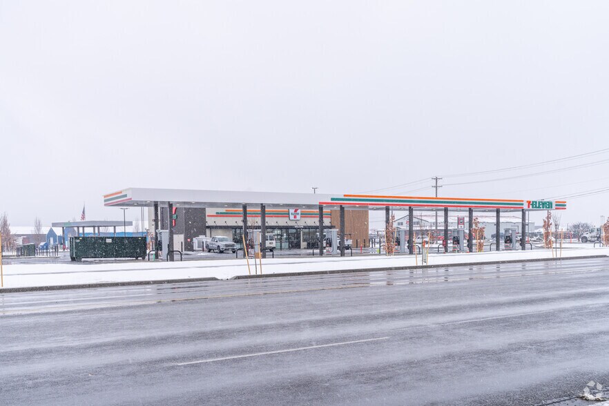 More Photos Of 768 N Pleasant View Rd, Post Falls Warehouse For Lease