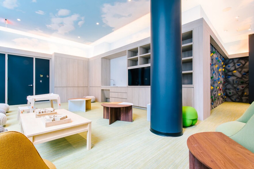 More Photos Of 123 Melrose St, Brooklyn Apartments For Lease