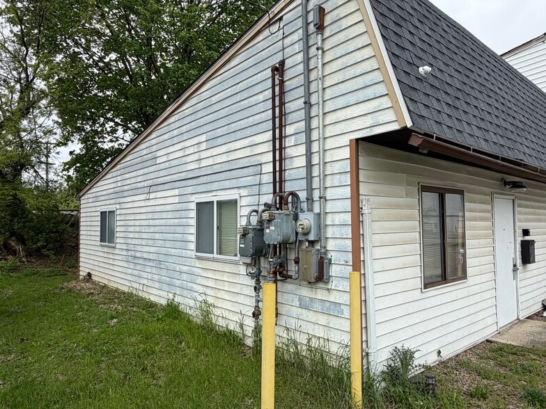More Photos Of 1050 E Michigan Ave, Kalamazoo Warehouse For Sale