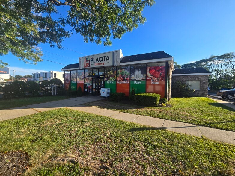 Primary Photo Of 189 Main St, Norwalk Bank For Lease