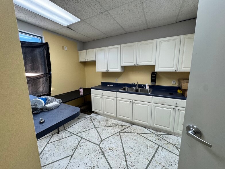 More Photos Of 421 N Gilmer Ave, Lanett General Retail For Sale