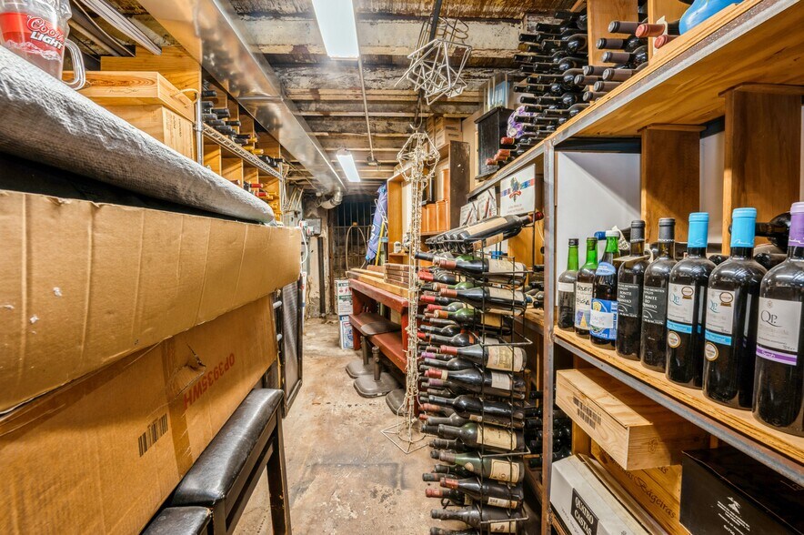 More Photos Of 9529 Sutphin Blvd, Jamaica Restaurant For Sale