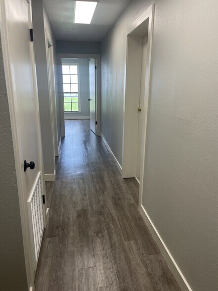 More Photos Of 11832 Newcastle Ave, Baton Rouge Office For Lease