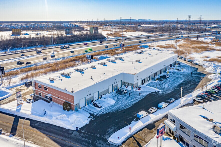 More Photos Of 4273-4345 Des Laurentides (A-15) Desste E, Laval Office For Lease