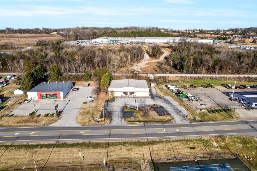 More Photos Of 1046 Mulberry St, Loudon Freestanding For Lease