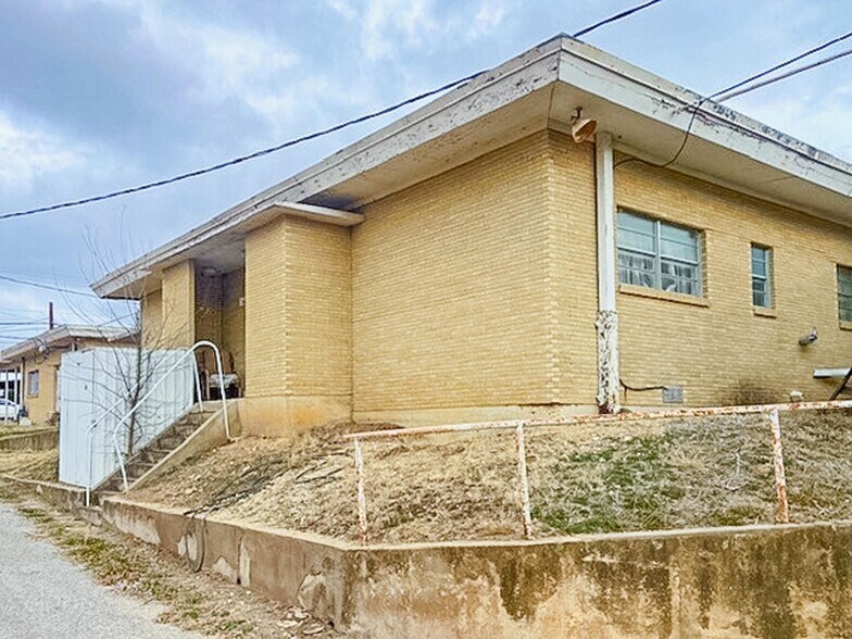 More Photos Of 1219 Parker St, Goldthwaite Specialty For Sale