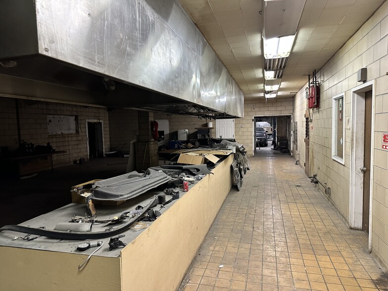 More Photos Of 1323-1325 Ferguson Ave, Pagedale Warehouse For Sale