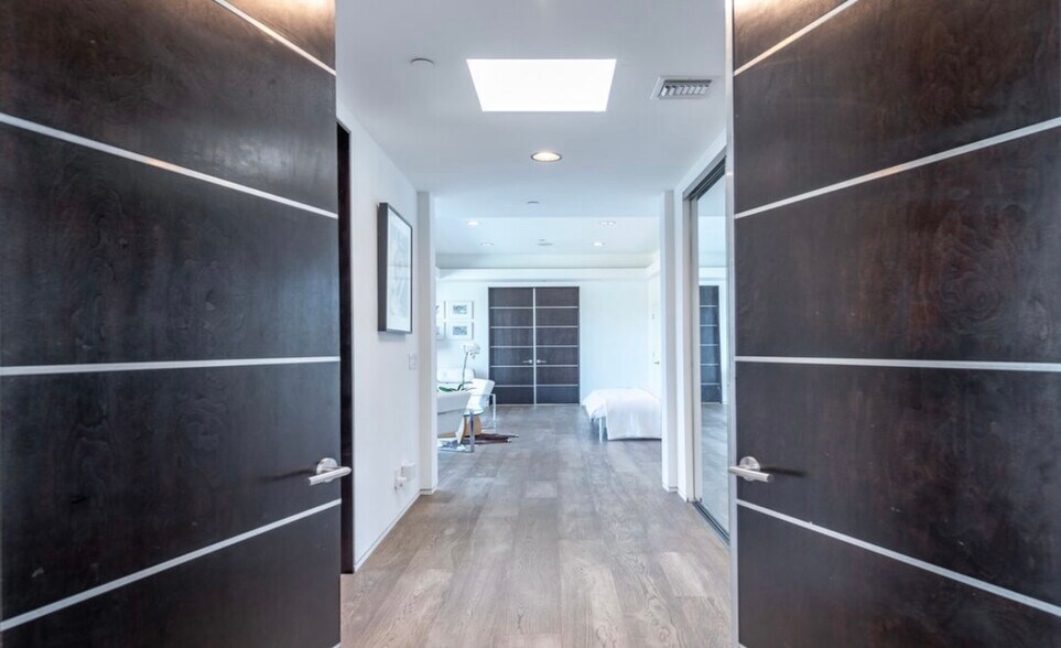 More Photos Of 12148 Travis St, Los Angeles Healthcare For Lease