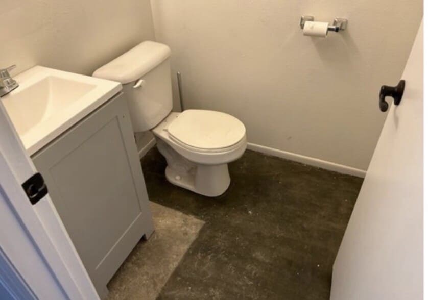 More Photos Of 12455 Branford St, Pacoima Warehouse For Sale