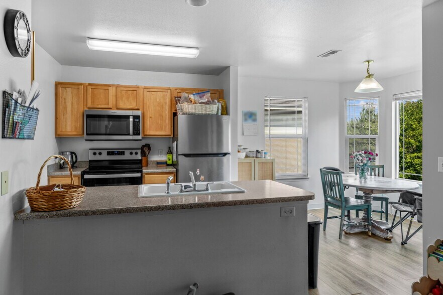 More Photos Of 1805 E Overland Rd, Meridian Apartments For Sale