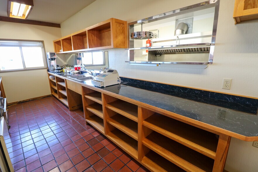 More Photos Of 1455 Oregon, Bandon Restaurant For Sale