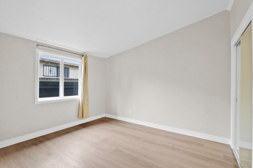 More Photos Of 609 W E St, Wilmington Apartments For Sale