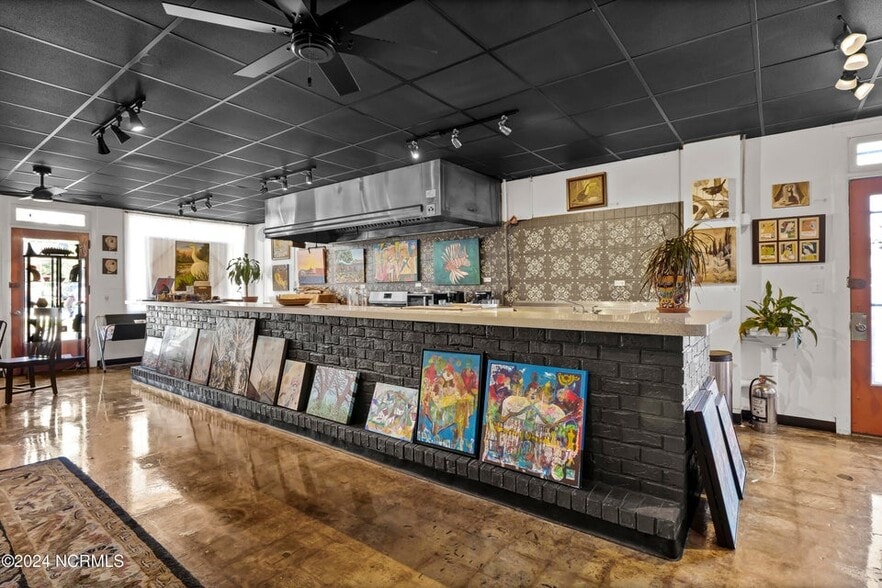 More Photos Of 1120 Princess St, Wilmington Storefront For Sale