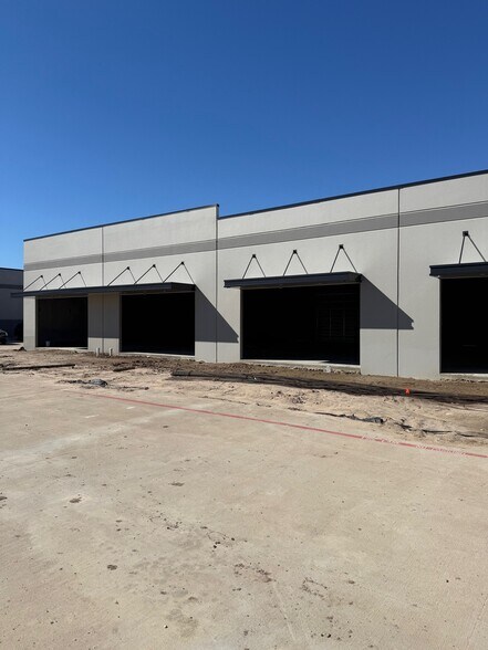 Primary Photo Of 4335 S Main St, Stafford Warehouse For Lease