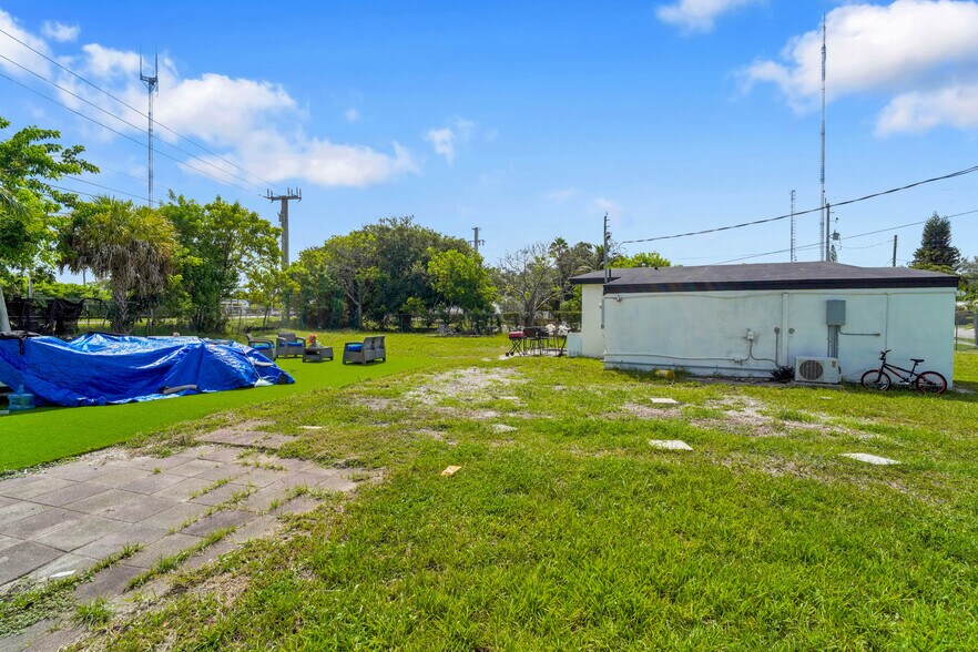 More Photos Of 41 William Rd, West Park Freestanding For Sale