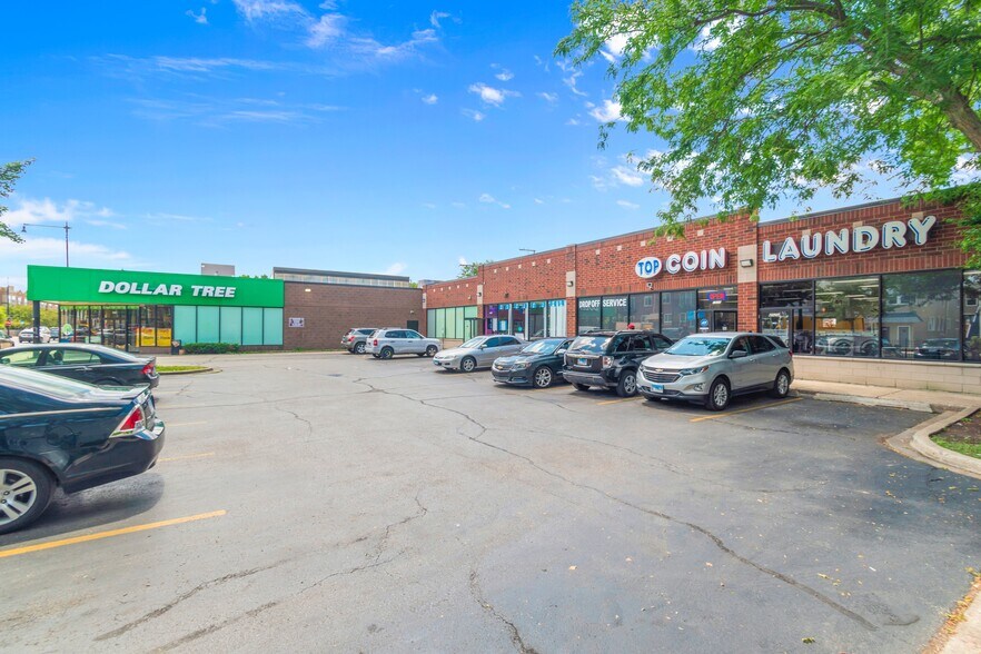Primary Photo Of 4916-4926 N Pulaski Rd, Chicago Storefront For Lease