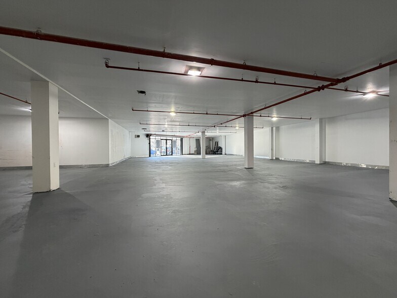 More Photos Of 494 Manhattan Ave, Brooklyn Apartments For Lease