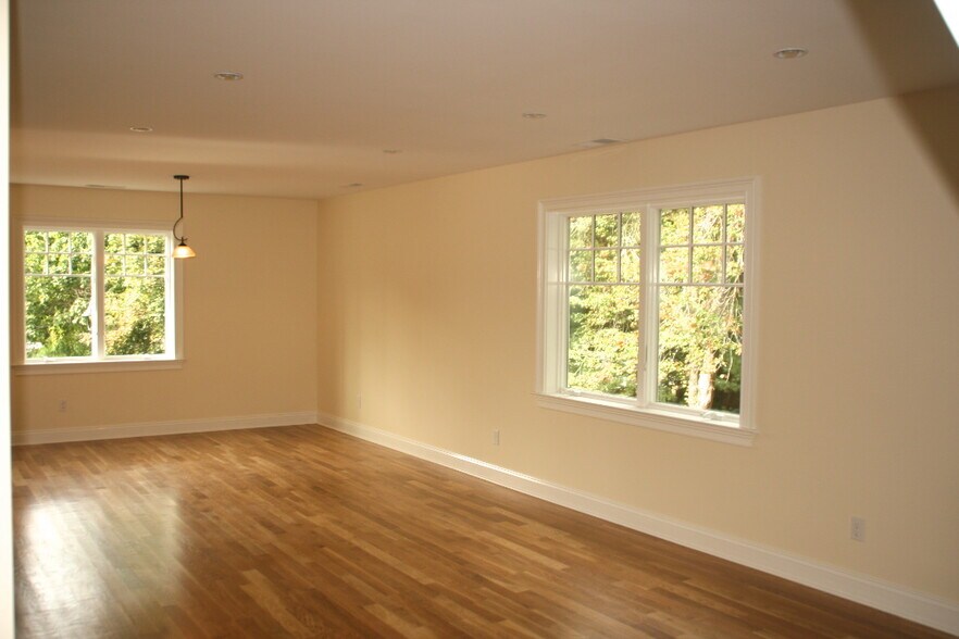 More Photos Of 1385 E Putnam Ave, Old Greenwich Office Residential For Sale