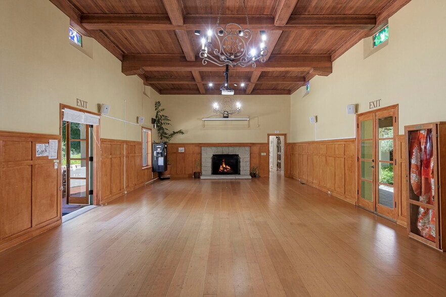 More Photos Of 249 Lambert Rd, Carpinteria Specialty For Sale