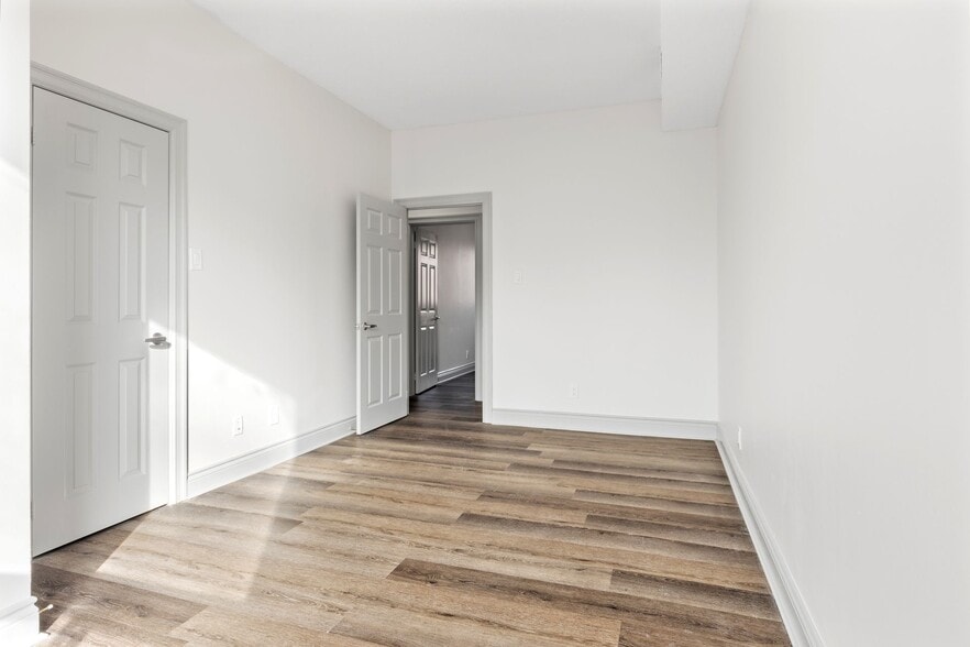 More Photos Of 455 Somerset St W, Ottawa Apartments For Sale