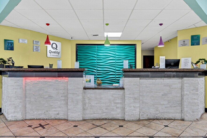 More Photos Of 3232 N Summit St, Arkansas City Hotel For Sale