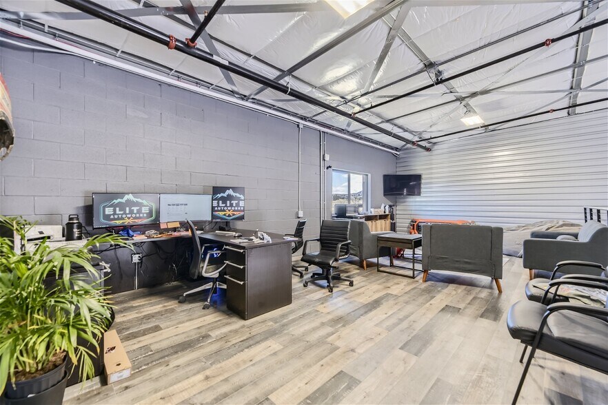 More Photos Of 1004 S Interstate 25, Castle Rock Light Manufacturing For Sale