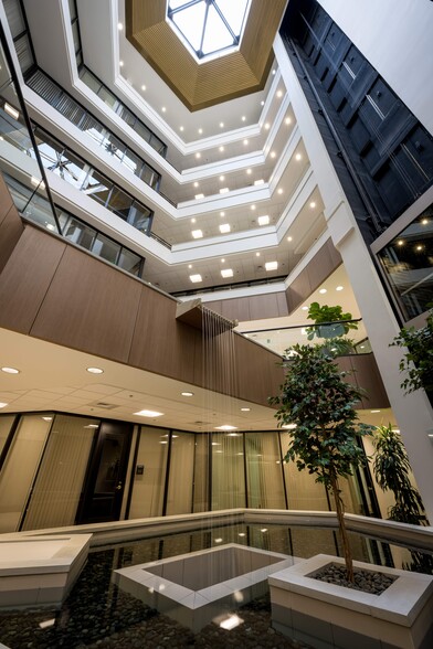 More Photos Of 5295 S Commerce Dr, Salt Lake City Office For Lease