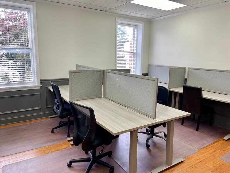 More Photos Of 48 W Boscawen St, Winchester Storefront Retail Office For Sale