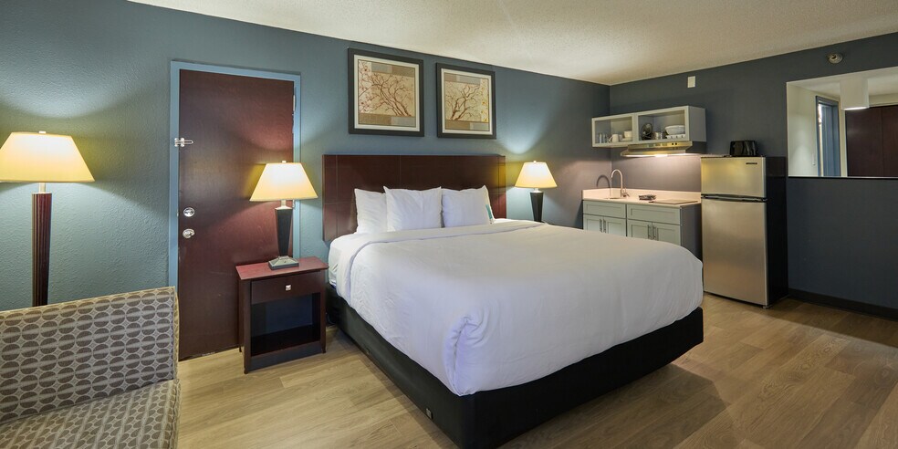 More Photos Of 441 Rio Concho Dr, San Angelo Hotel For Sale