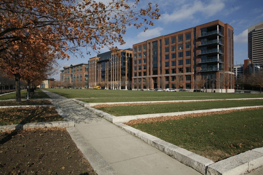 More Photos Of 230 West St, Columbus Office For Lease