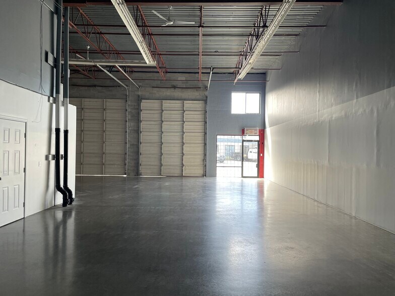 More Photos Of 8528 123rd St, Surrey Warehouse For Lease