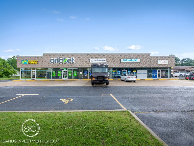Primary Photo Of 1021 1st St, Kennett General Retail For Sale