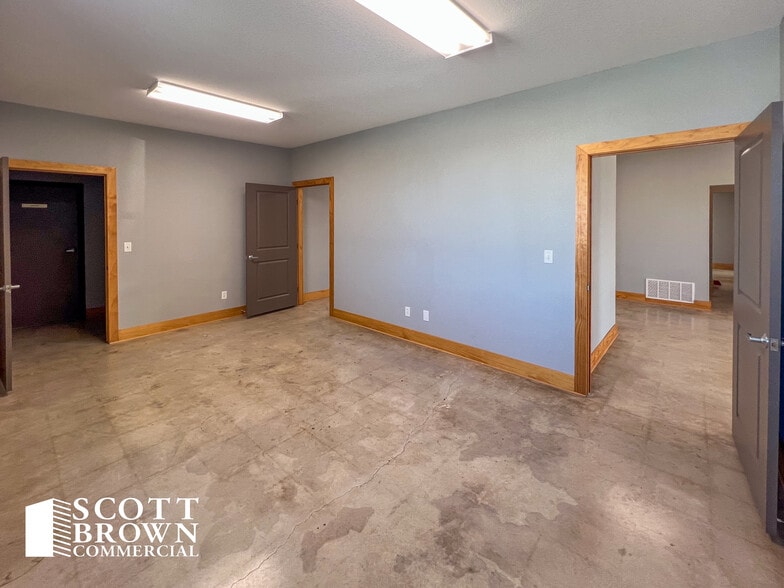 More Photos Of 212 Lake Rd, Bridgeport Industrial For Lease
