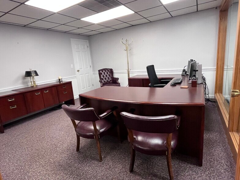 More Photos Of 34 Market St, Amesbury Freestanding For Lease