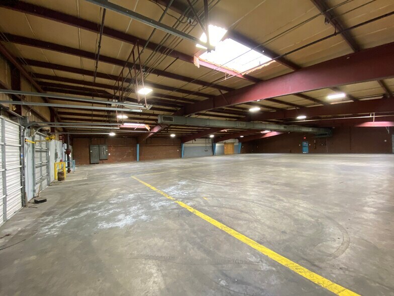 More Photos Of 599 Raleigh Rd, Henderson Warehouse For Lease