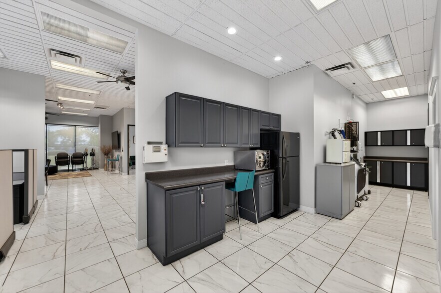 More Photos Of 15810 S 45th St, Phoenix Medical For Sale