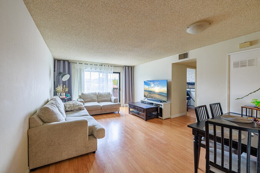 More Photos Of 904 E Lomita Ave, Glendale Apartments For Sale