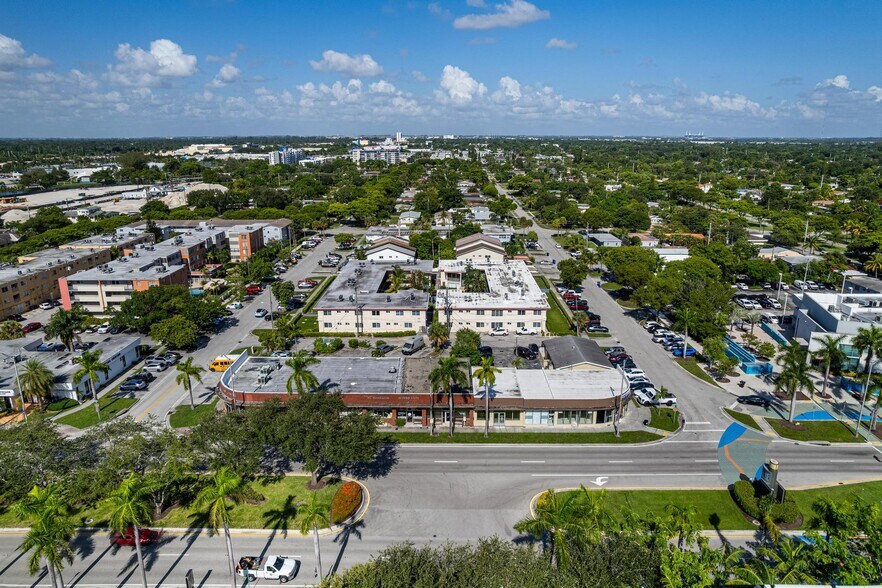 More Photos Of 16978-16990 NE 19th Ave, North Miami Beach Storefront Retail Office For Lease