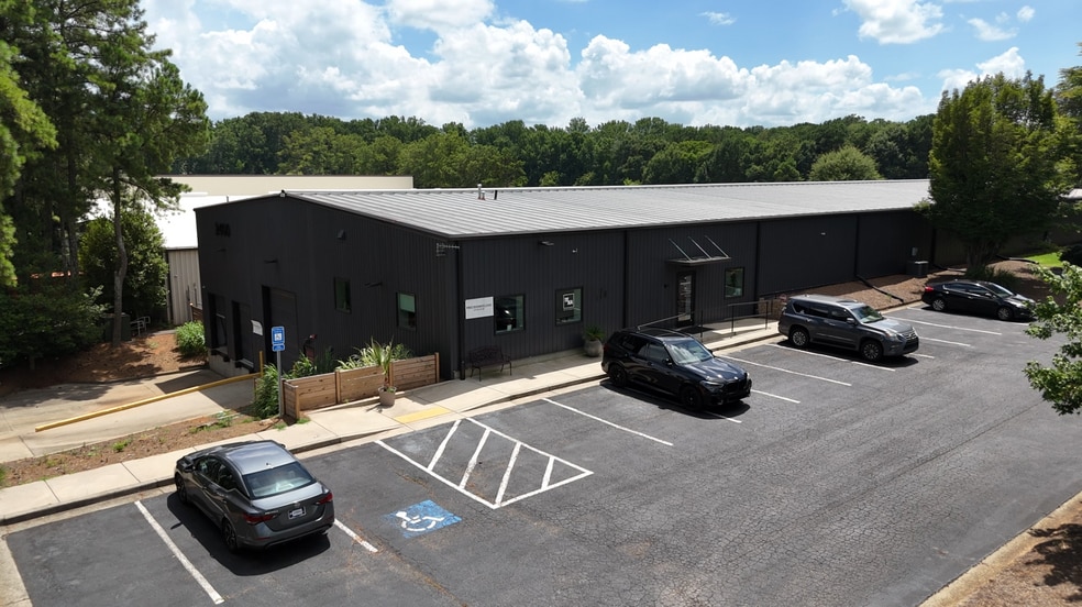 More Photos Of 2460 Industrial Park Blvd, Cumming Distribution For Sale