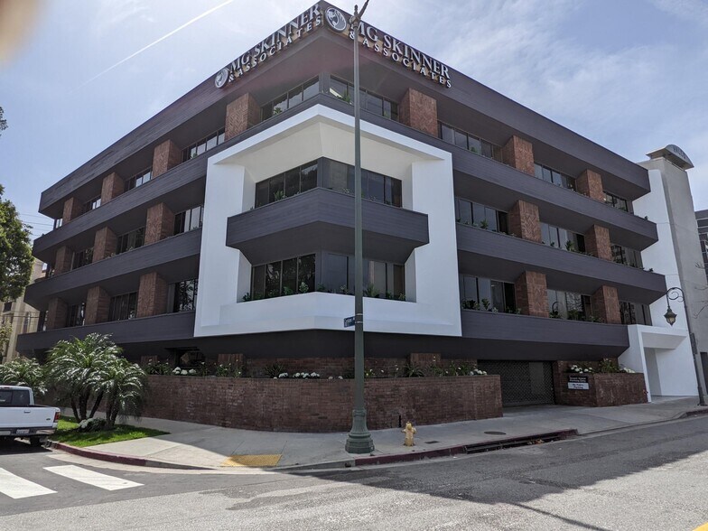 Primary Photo Of 11030 Santa Monica Blvd, Los Angeles Office For Lease