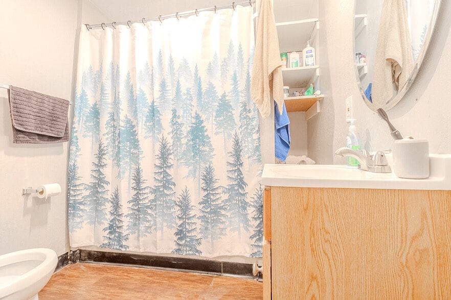 More Photos Of 5801 Lincoln Ave, Export Apartments For Sale