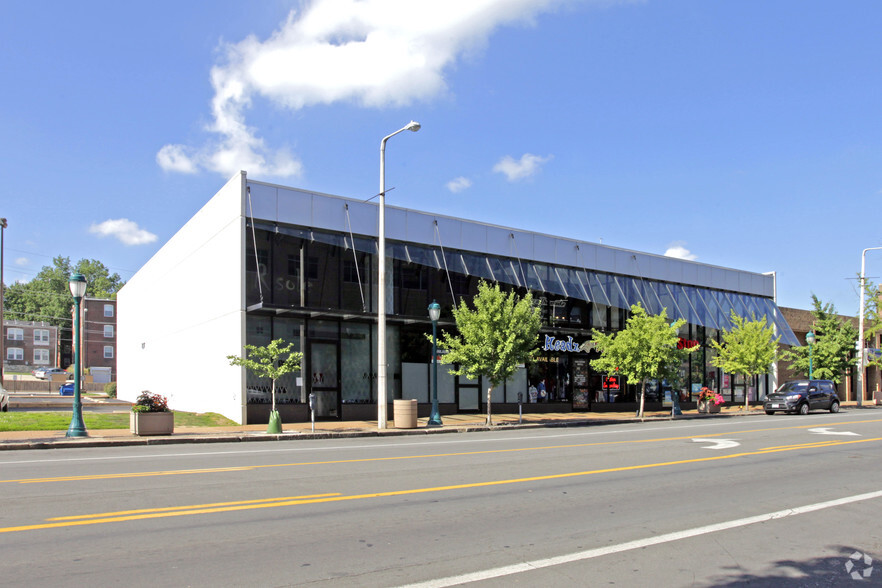 Primary Photo Of 6662 Delmar Blvd, University City Storefront For Lease