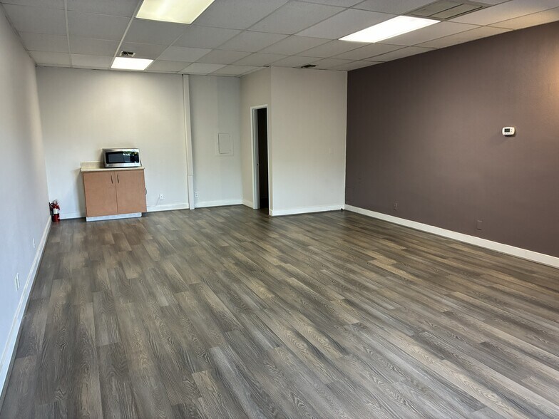 More Photos Of 33 N 1st St, Ashland Medical For Lease
