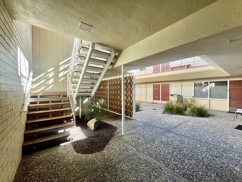 More Photos Of 415 Cambridge Ave, Palo Alto Medical For Lease