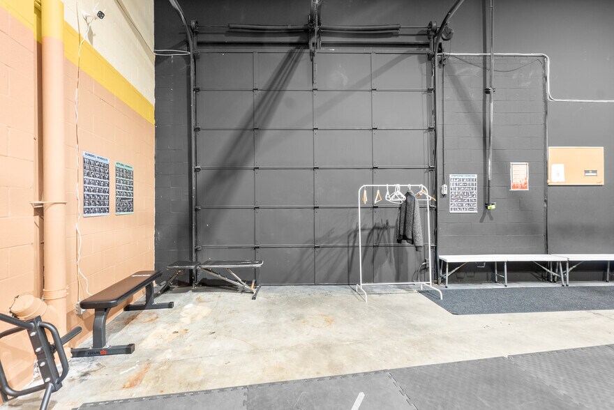 More Photos Of 403-409 Rue Saint-Roch, Montréal Warehouse For Lease