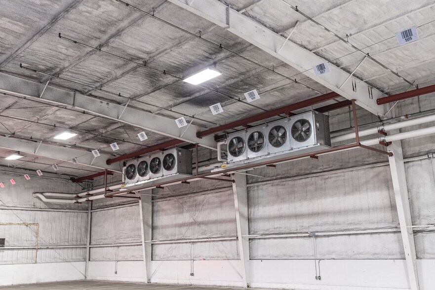 More Photos Of 1900 E Davis Dr, Dinuba Refrigeration Cold Storage For Lease