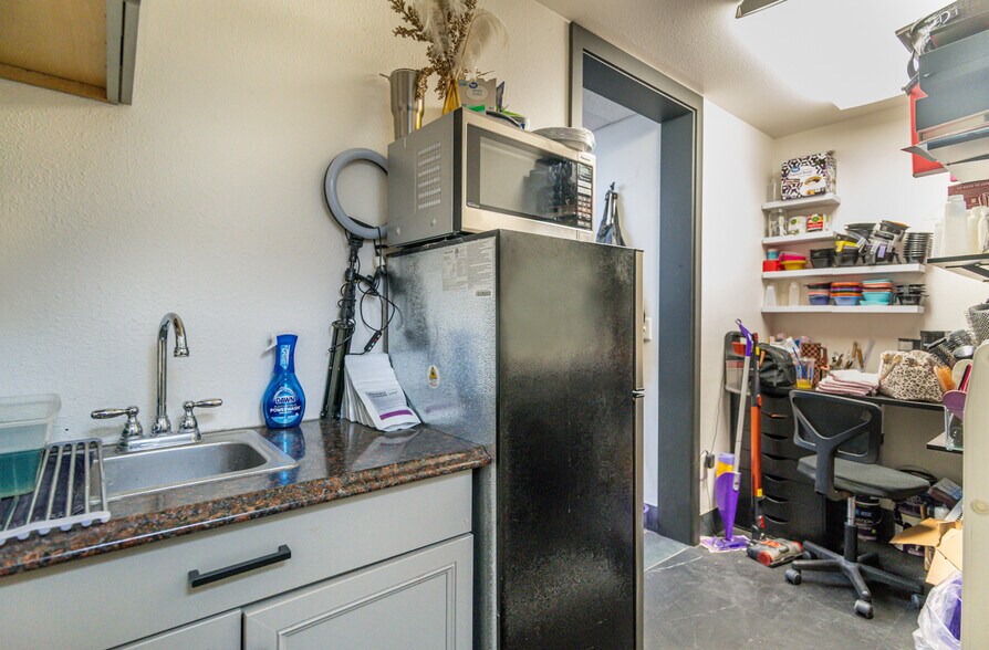 More Photos Of , Redmond General Retail For Sale