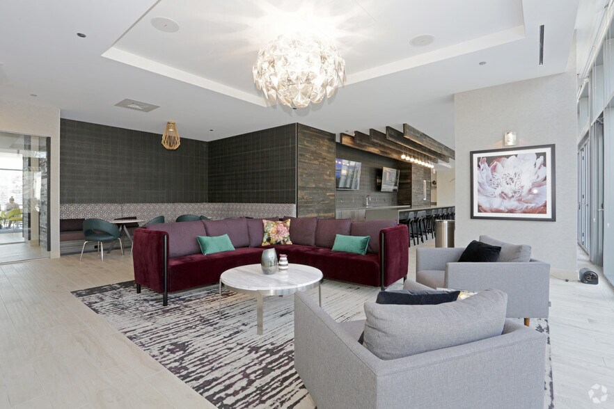 More Photos Of 1140 N Wells St, Chicago Apartments For Lease