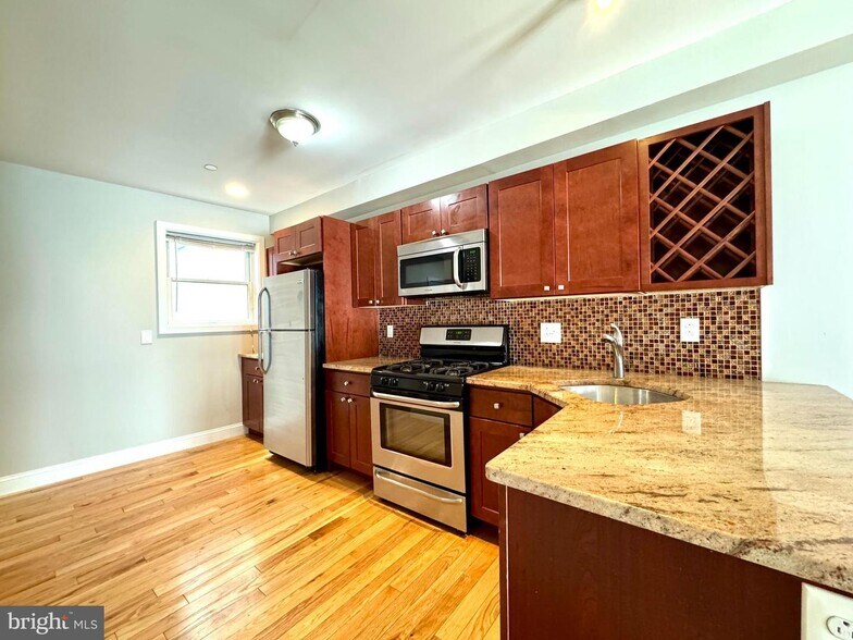 More Photos Of 1014 E Moyamensing Ave, Philadelphia Multifamily For Sale